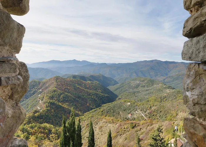 A Retreat With A View - Unita 2 Feriehus Baiardo